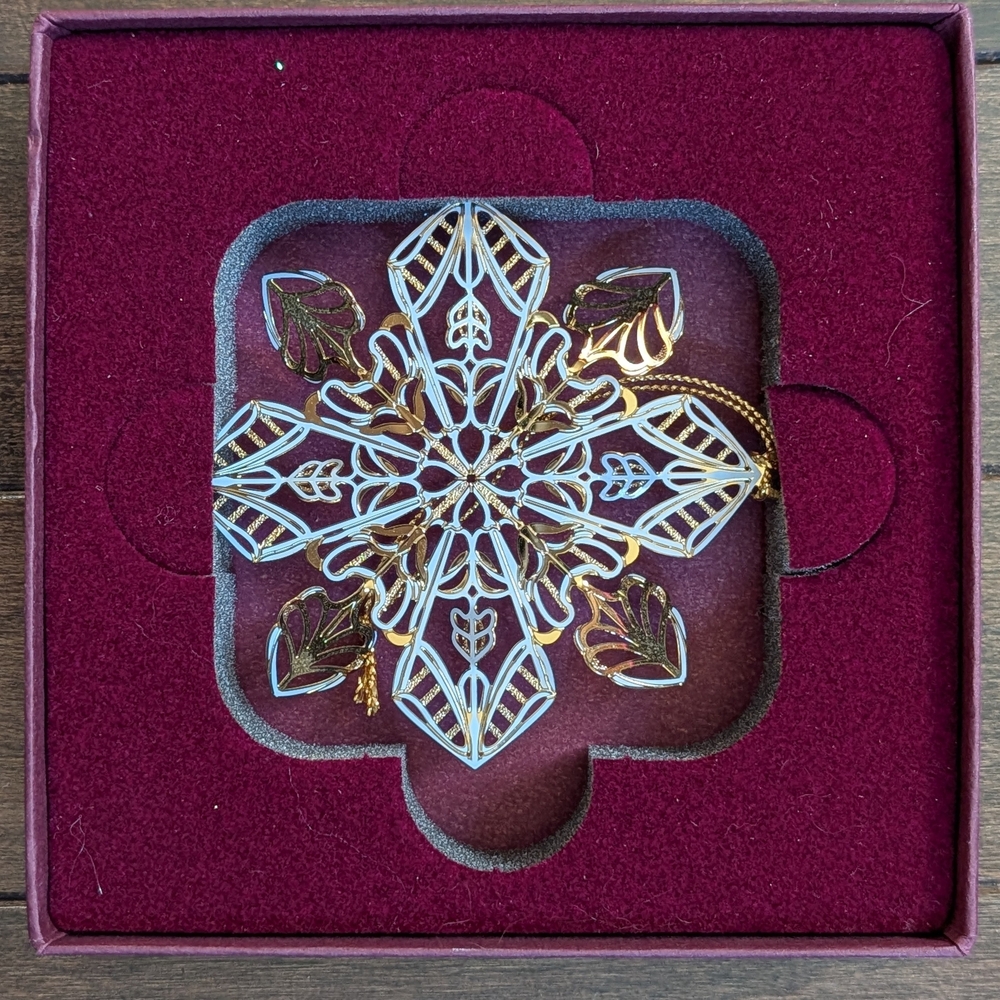Baldwin Brass “Arctic Ice Flower” Ornament – 24kt Gold Finished Brass Snowflake - Picture 4 of 6